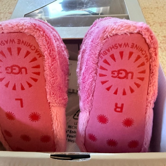 UGG Soft Pink Infant Booties - Picture 3 of 4